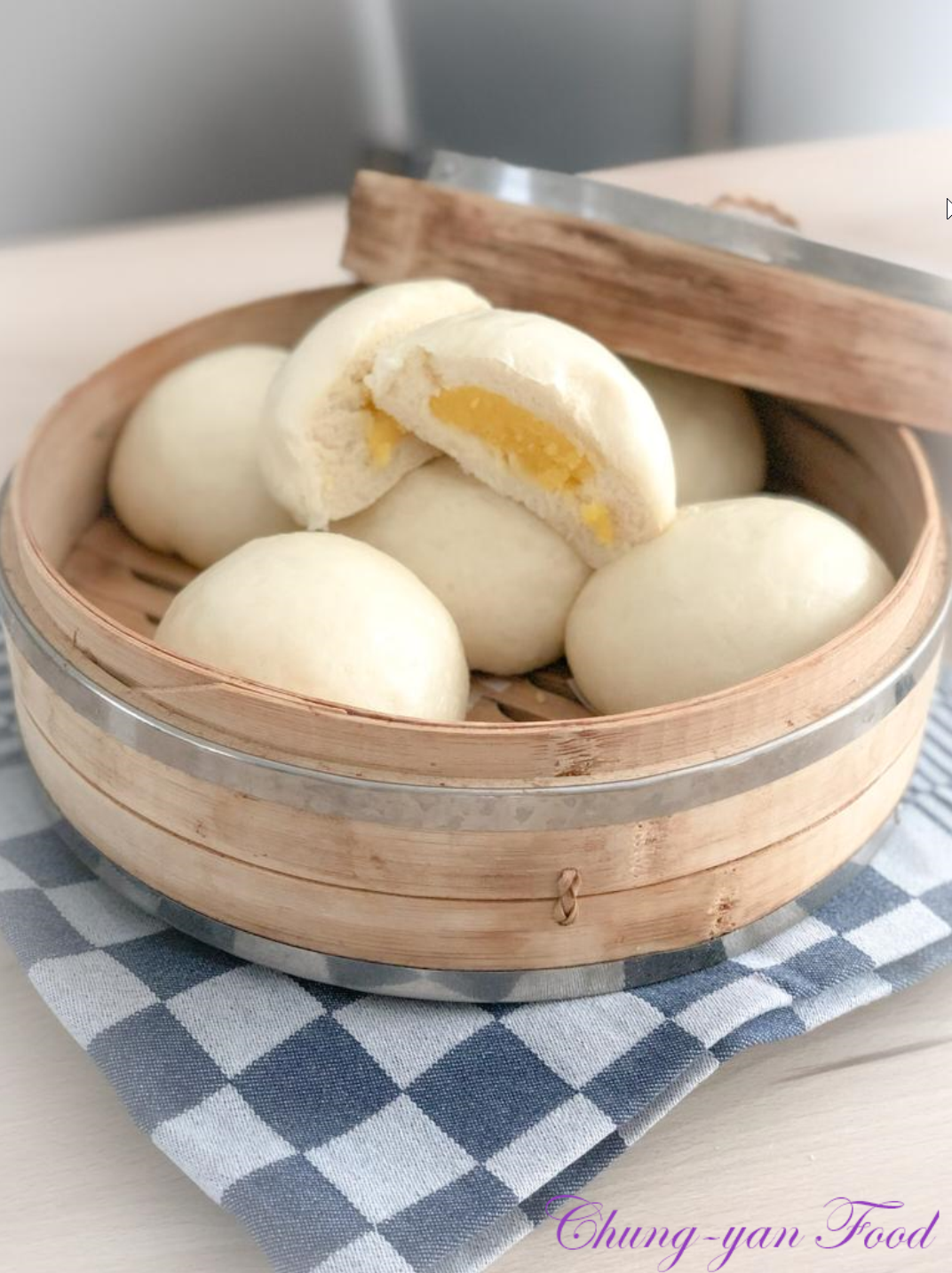 Brioches à la crème aux œufs (Laï Wong Bao)