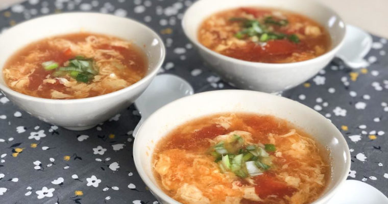 Soupe de tomates aux œufs