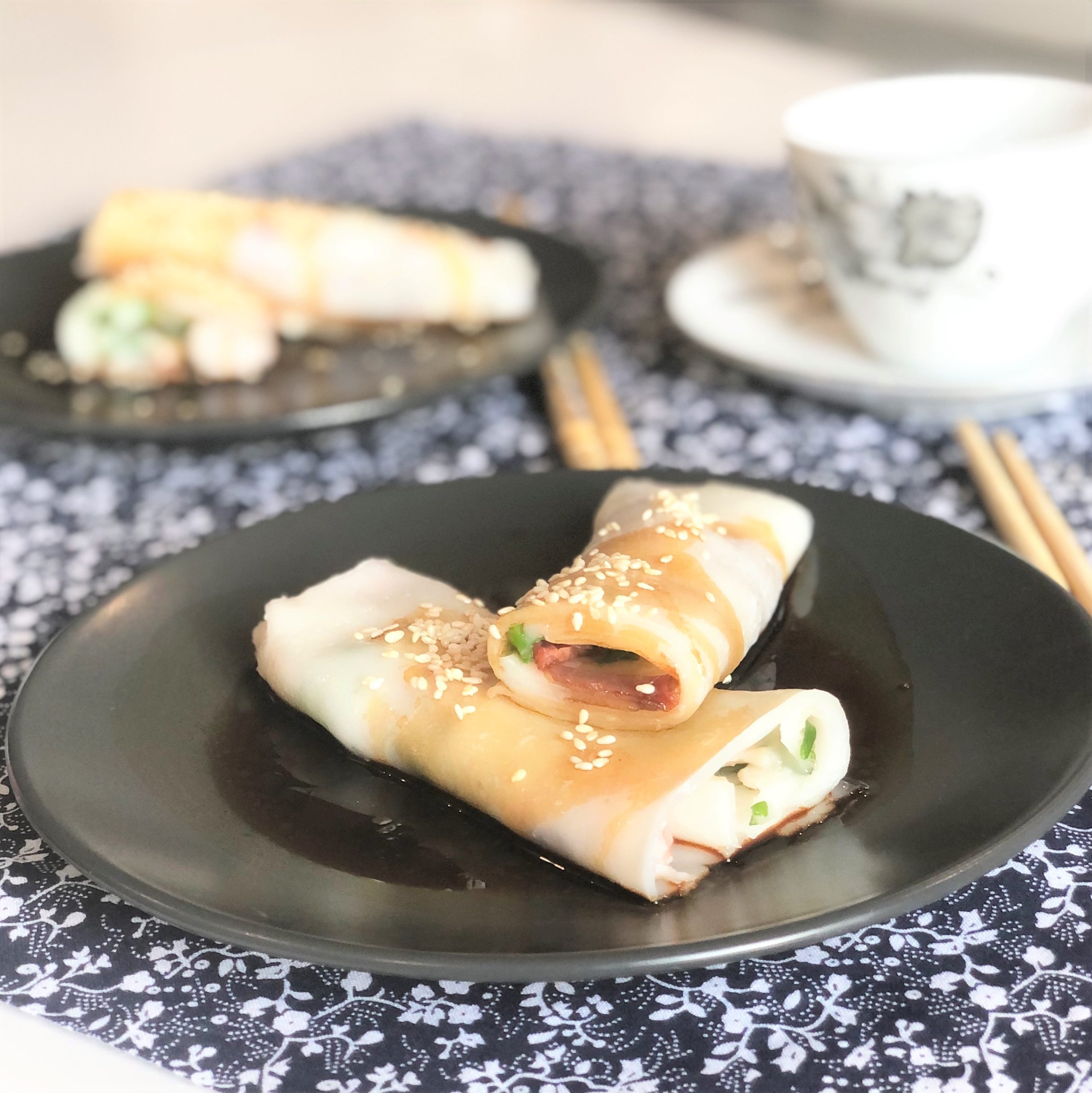 Crêpes de riz à la vapeur nature, au porc laqué ou aux crevettes